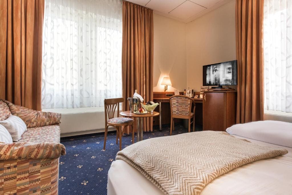 Superior Double or Twin Room room - Image 2
