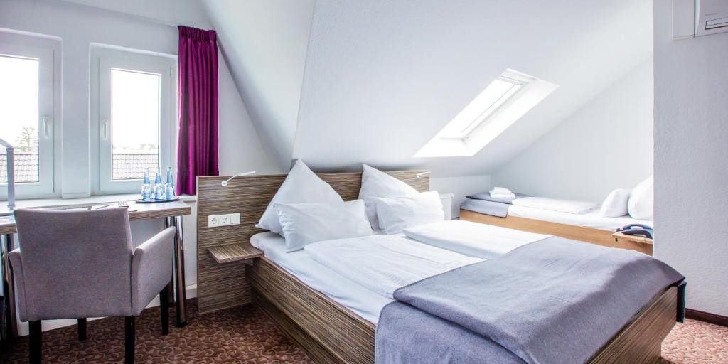 Comfort Triple Room room - Image 2