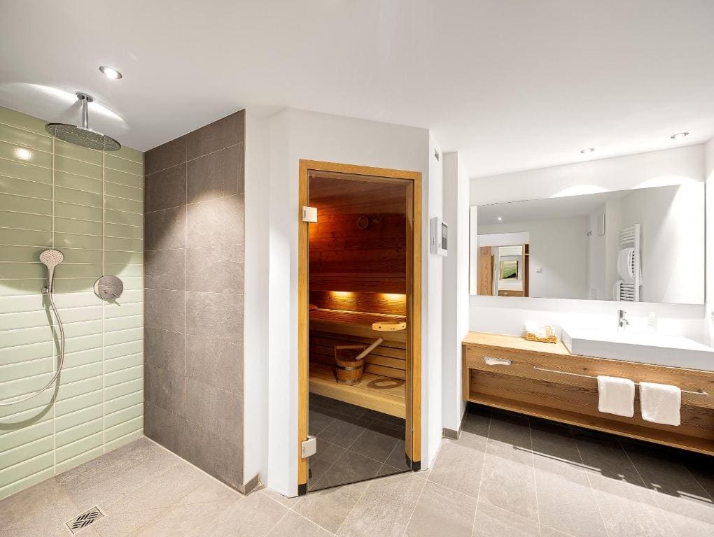 Superior Double Room with Private SPA room - Image 2