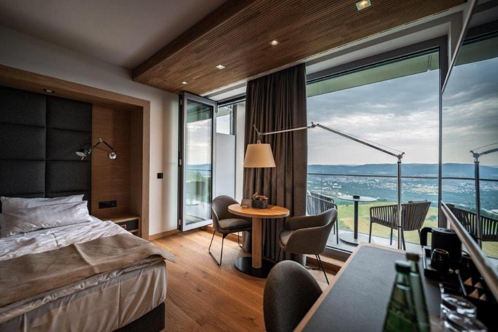 Deluxe Double Room with Balcony room - Image 3