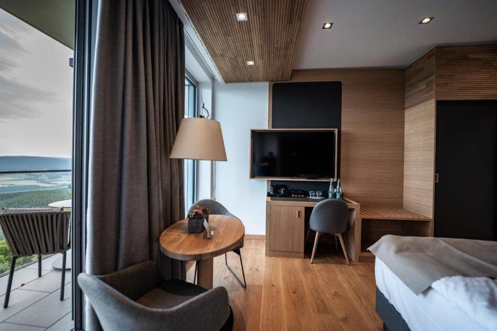 Deluxe Double Room with Balcony room - Image 2