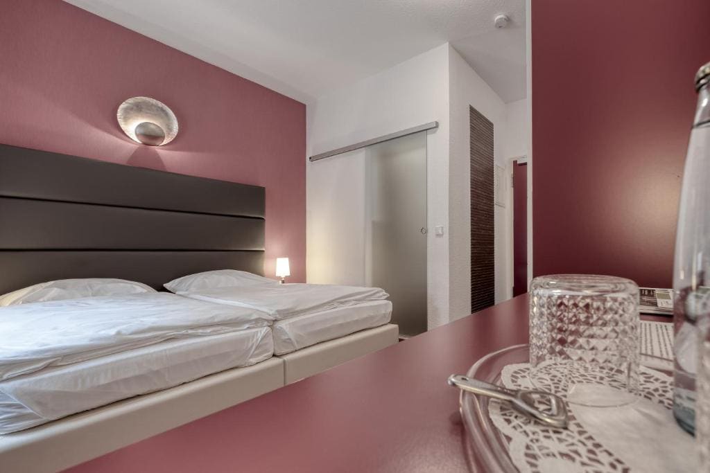 Classic Double Room room - Image 2