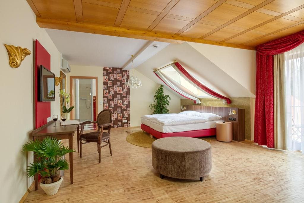 Suite room - Image 1