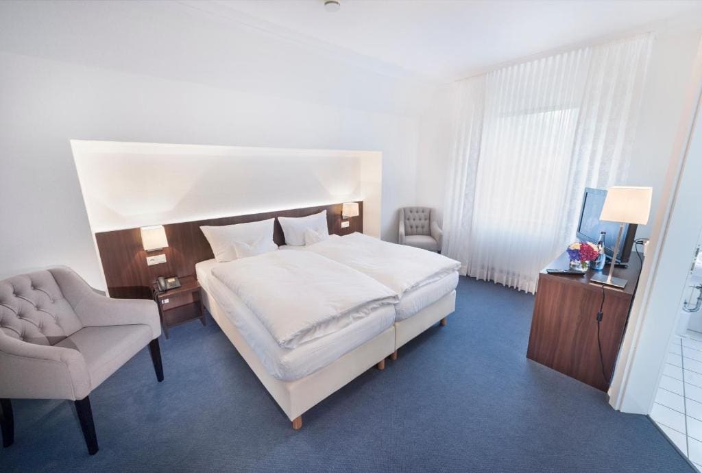 Deluxe Double or Twin Room room - Image 1