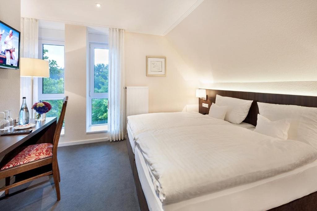 Deluxe Double or Twin Room room - Image 2