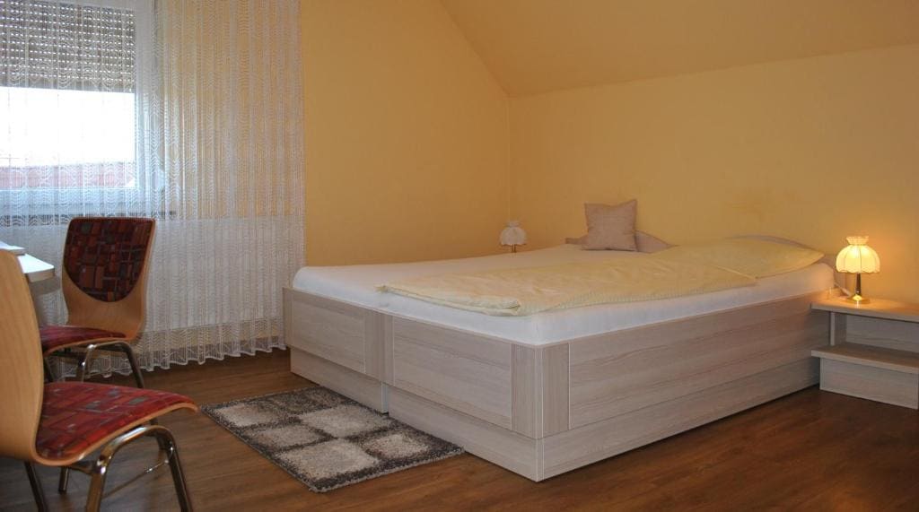Economy Double Room room - Image 2