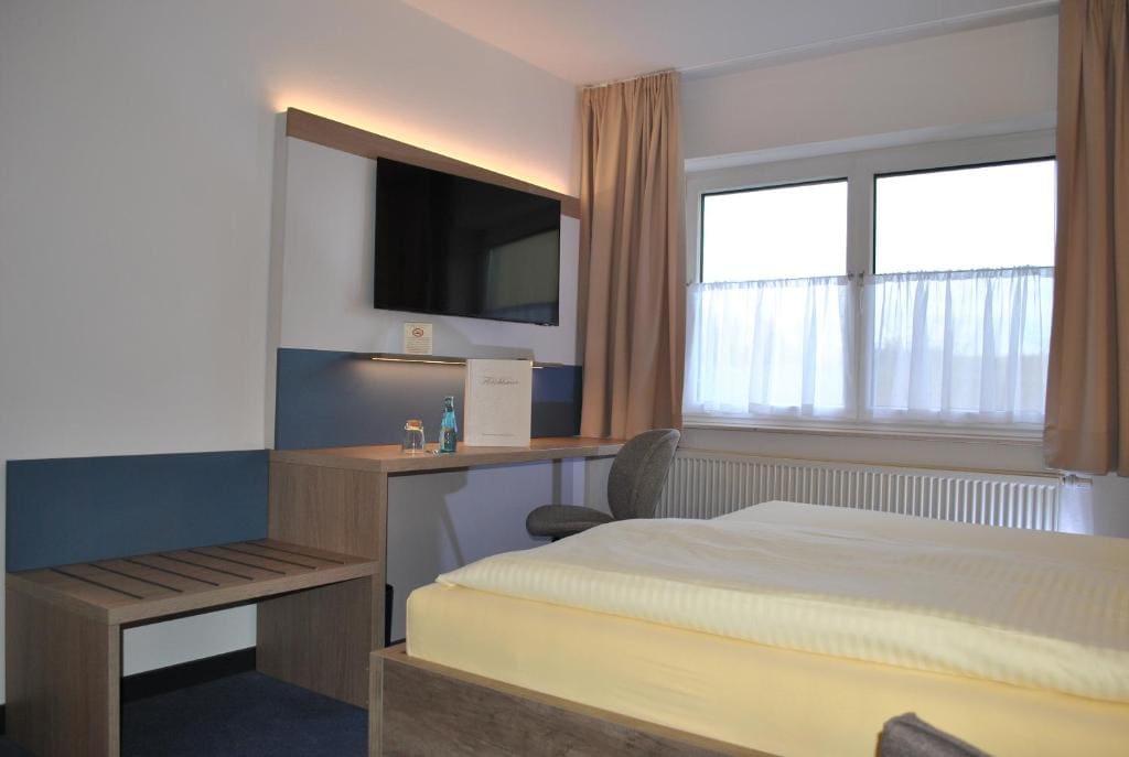 Deluxe Double Room with Sea View room - Image 1