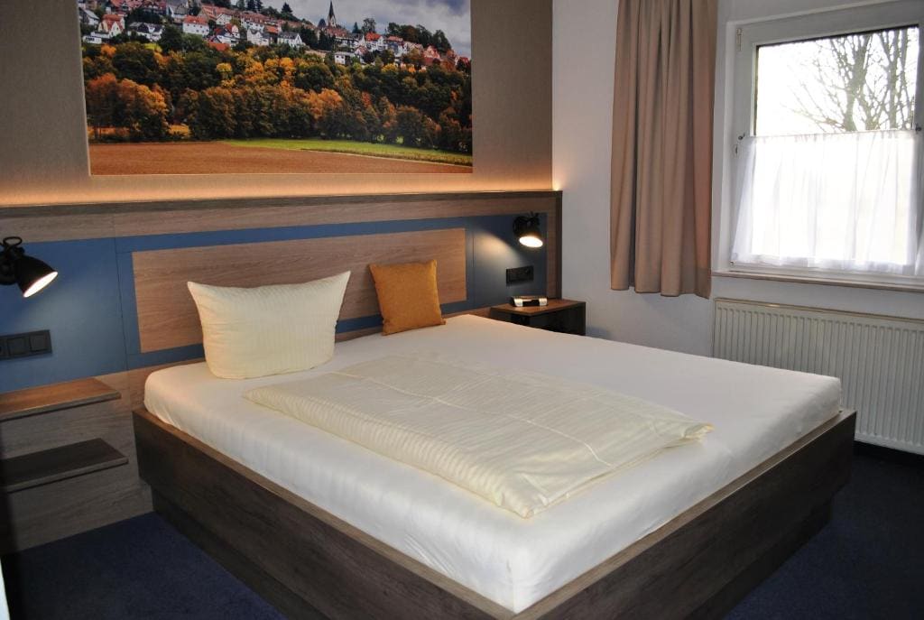 Deluxe Double Room with Sea View room - Image 3