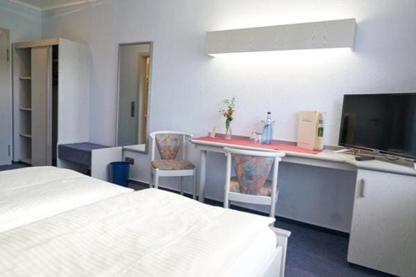 Large Double Room room - Image 3
