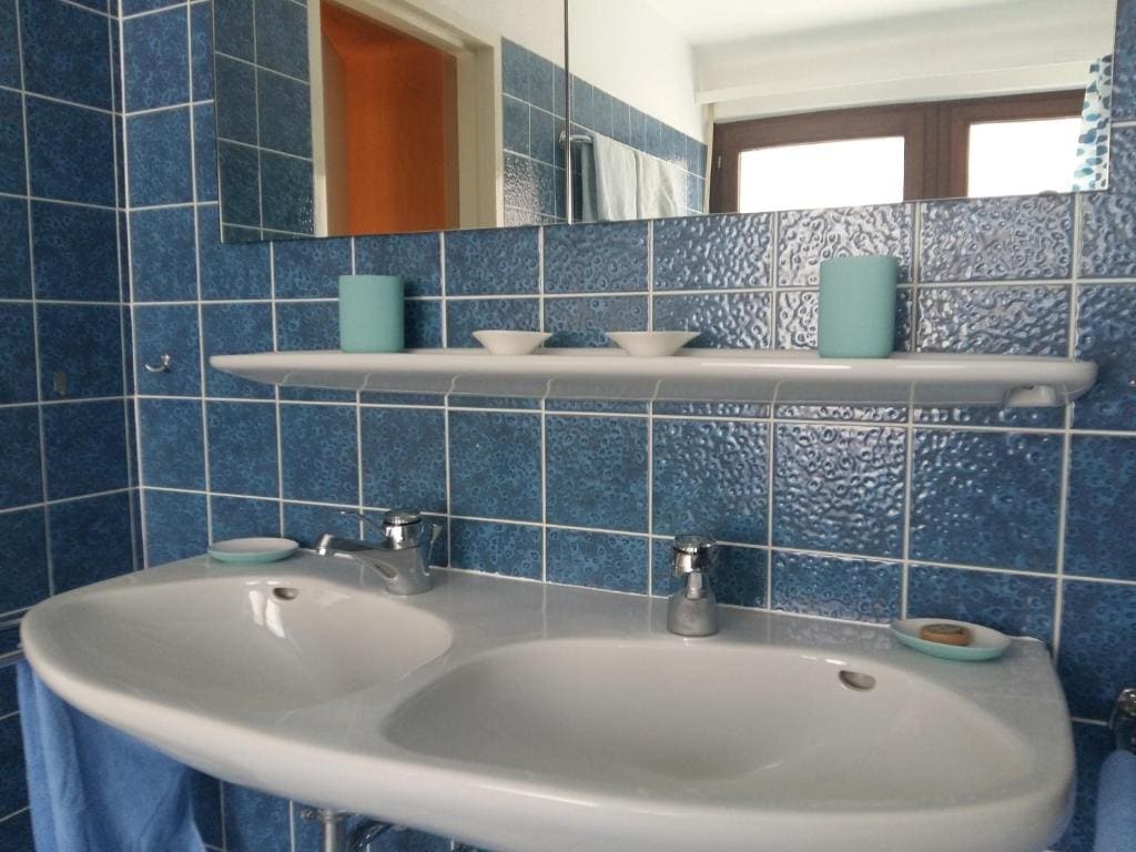 Double Room with Balcony room - Image 2