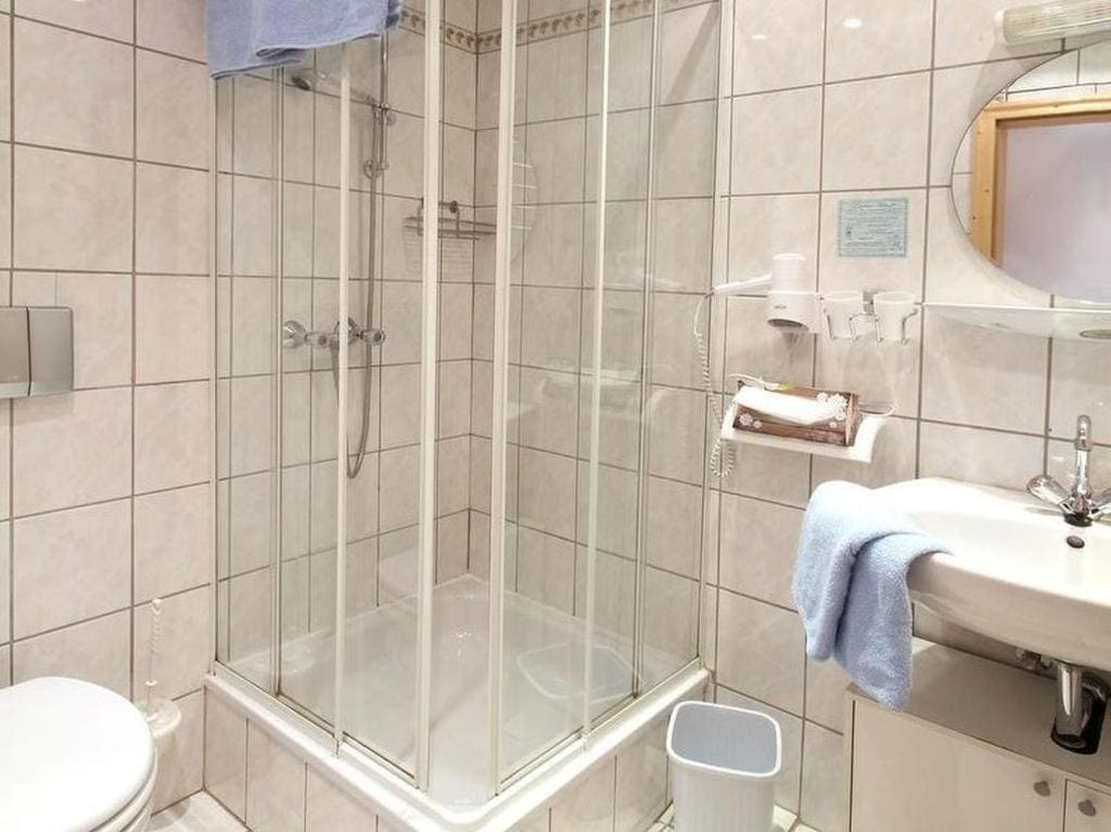 Double Room with Balcony room - Image 2