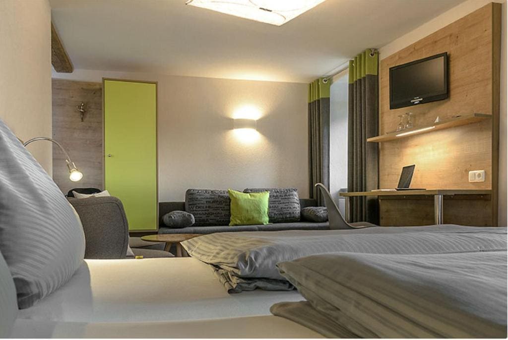 Double Room with Extra Bed room - Image 2