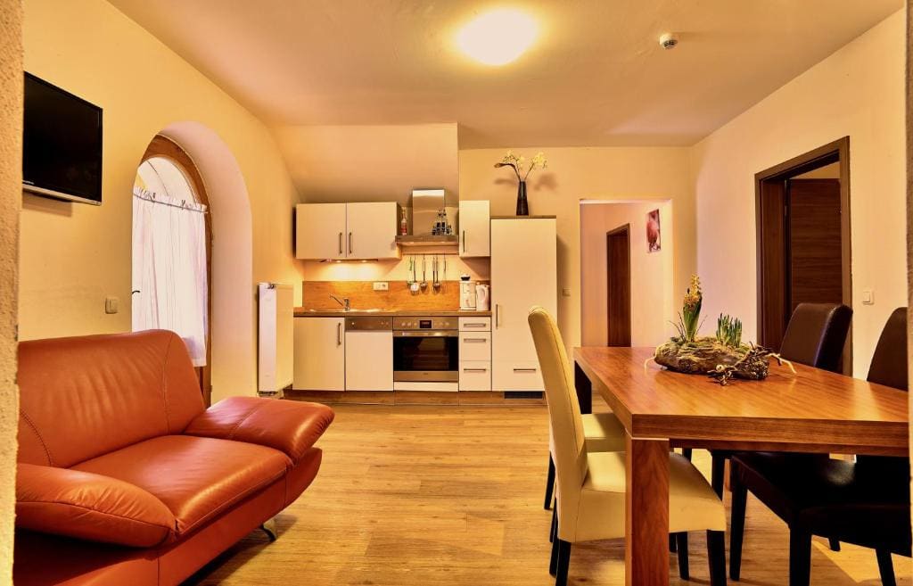 Apartment room - Image 2