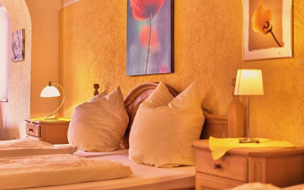 Standard Family Room room - Image 3