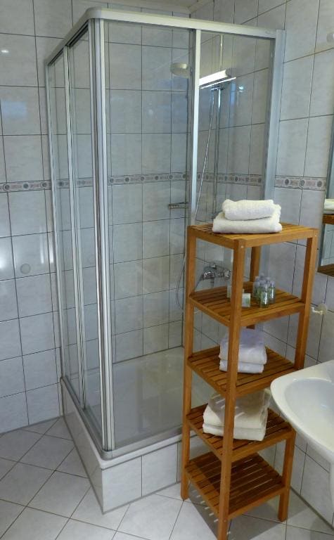 One-Bedroom Apartment room - Image 2