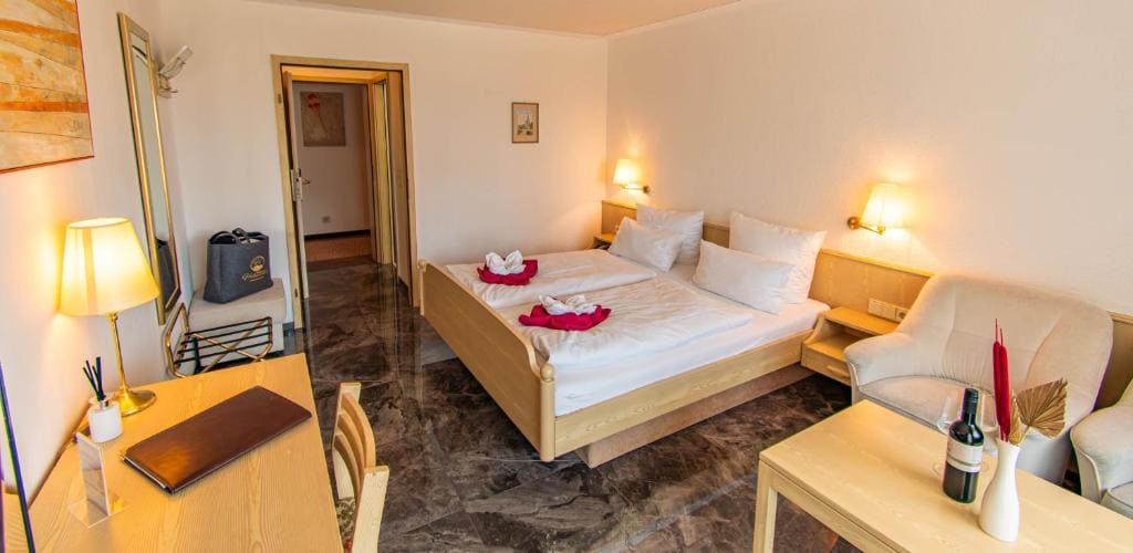 King Room with Balcony room - Image 3