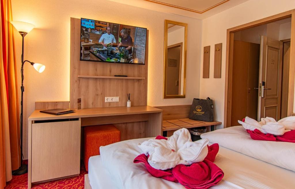 Double Room with Balcony room - Image 2