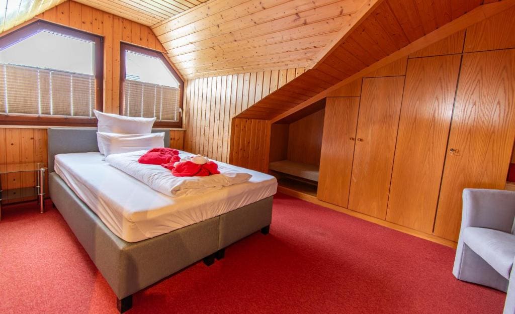 Apartment with Mountain View room - Image 1