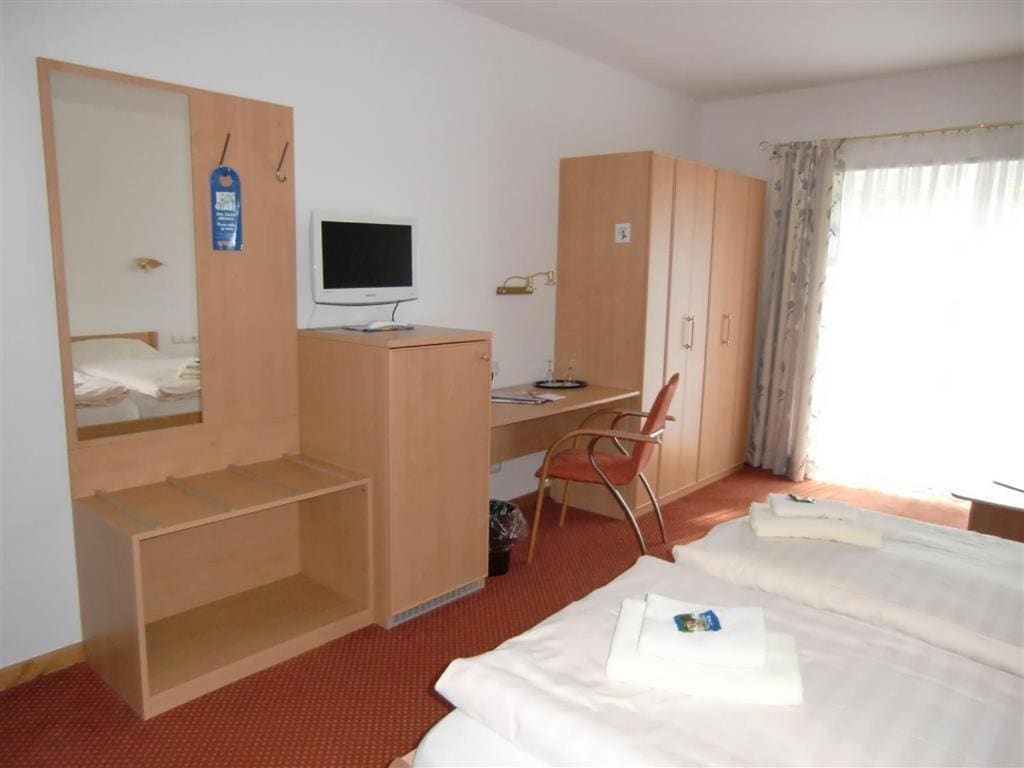 Two-Bedroom Apartment with Terrace room - Image 1