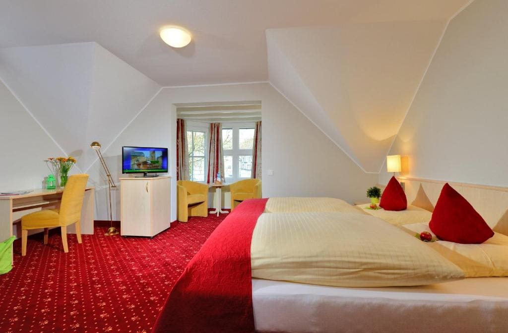Deluxe Double Room with Balcony room - Image 1
