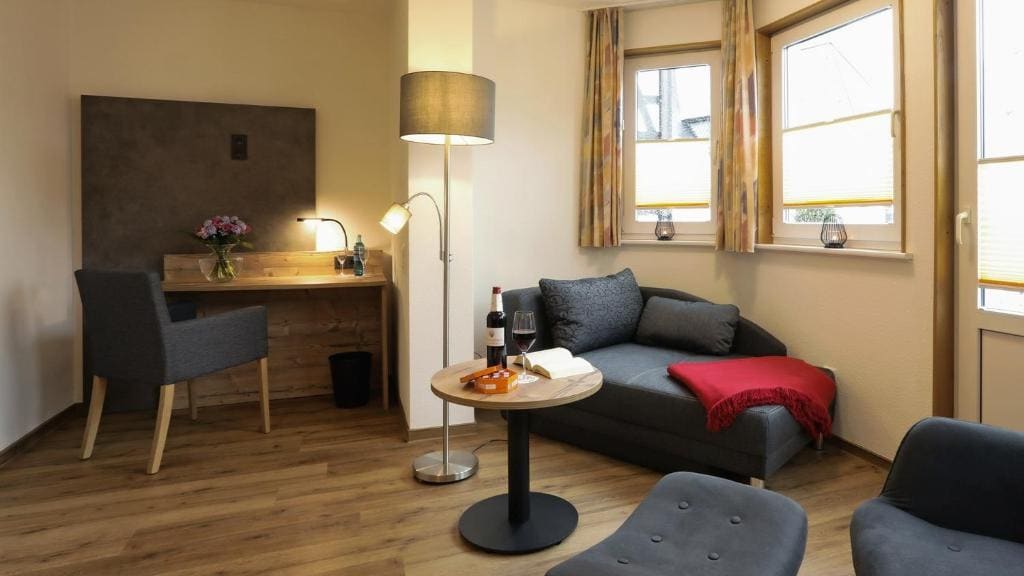 Deluxe Double Room with Balcony room - Image 3