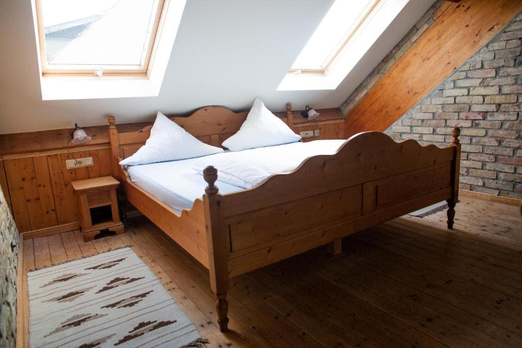 One-Bedroom Apartment room - Image 2