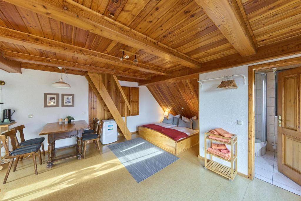 Comfort Quadruple Room room - Image 2