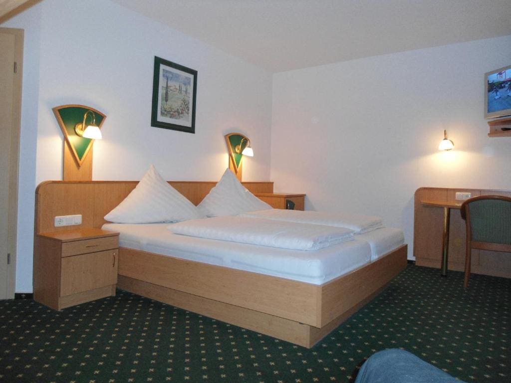 Family Room room - Image 1