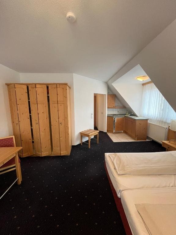 Apartment room - Image 3