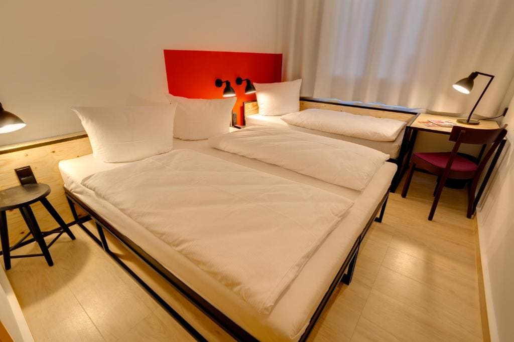 Triple Room with Double Bed room - Image 1