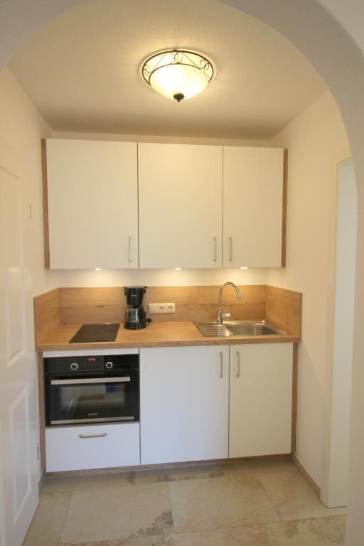 Apartment room - Image 1