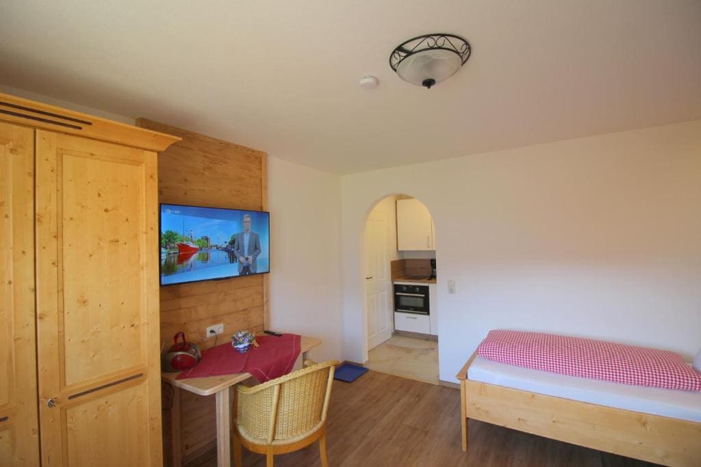 Apartment room - Image 2