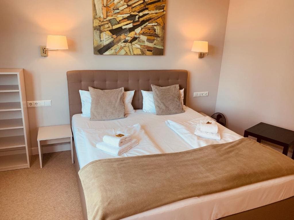 Double Room with Extra Bed room - Image 3