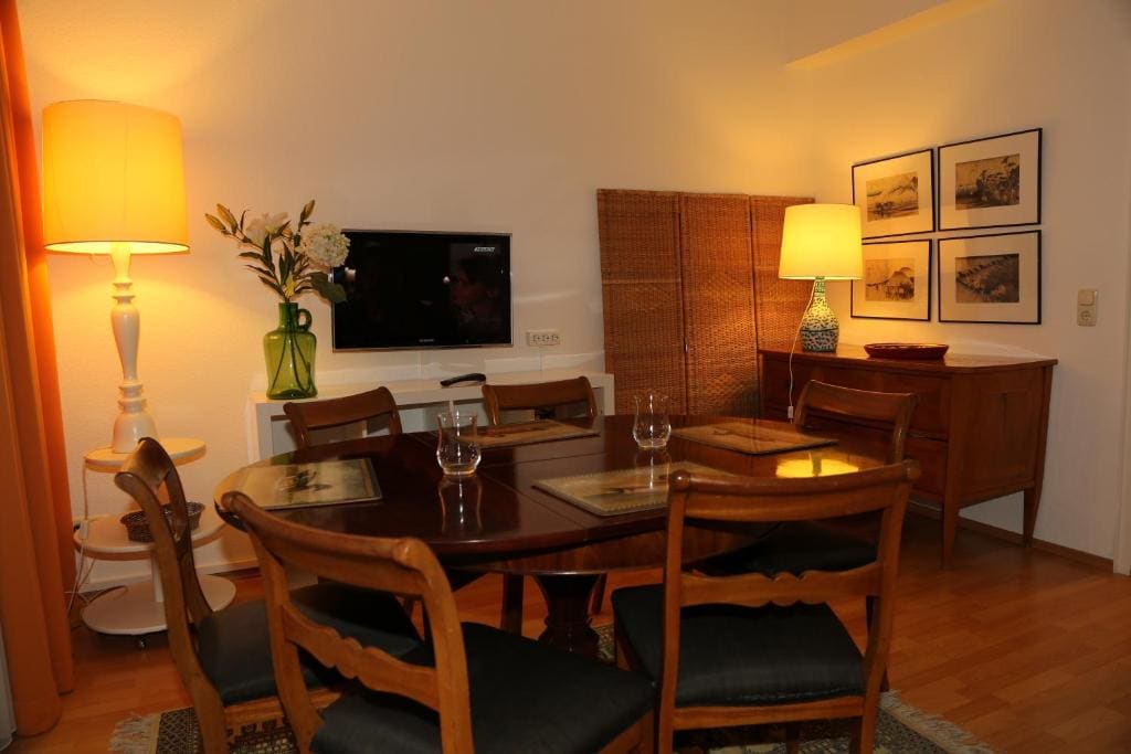 One-Bedroom Apartment room - Image 1