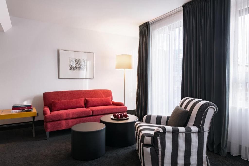 Junior King Suite with Kitchenette room - Image 2