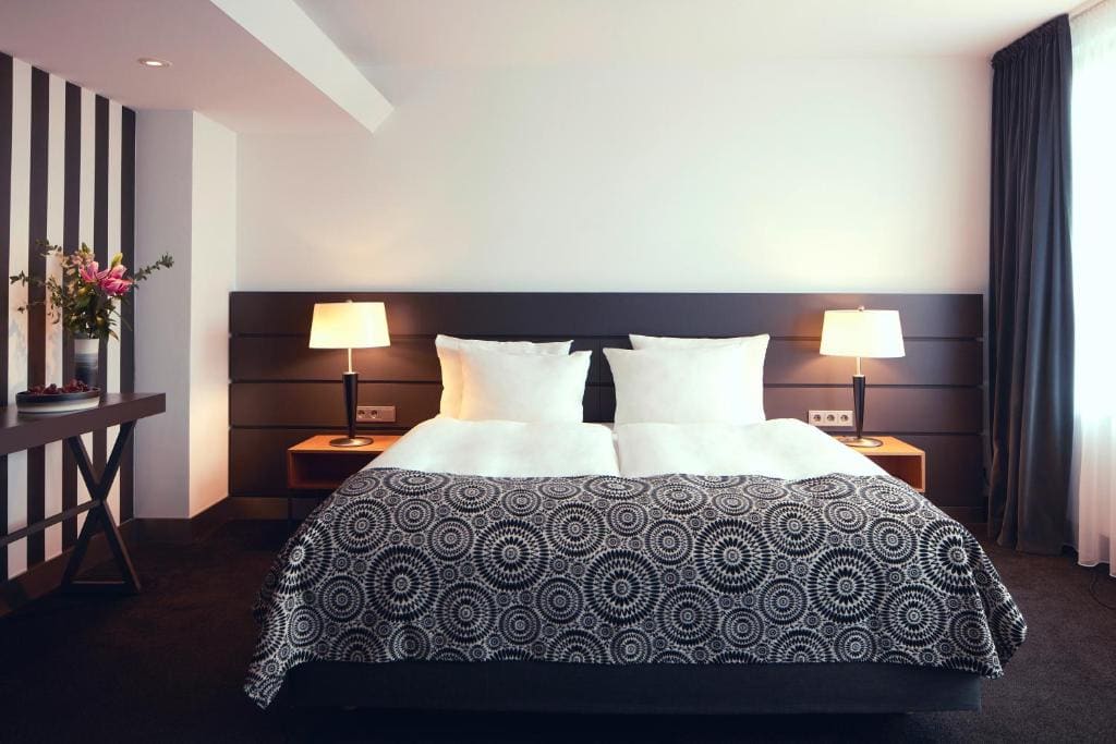 Executive King Studio with Kitchenette room - Image 1