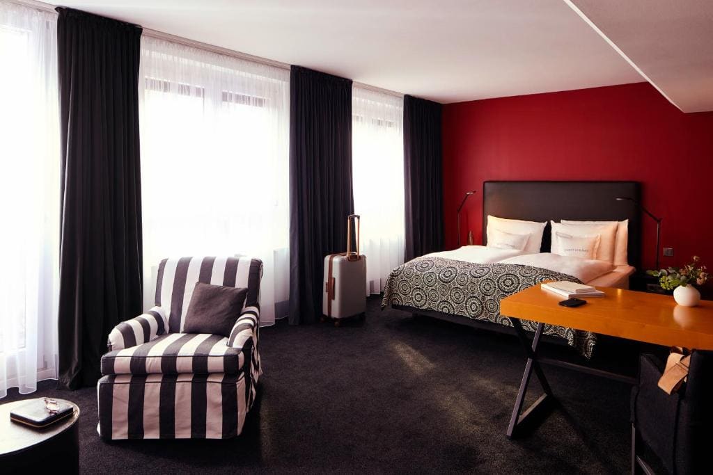 Junior King Suite with Kitchenette room - Image 1