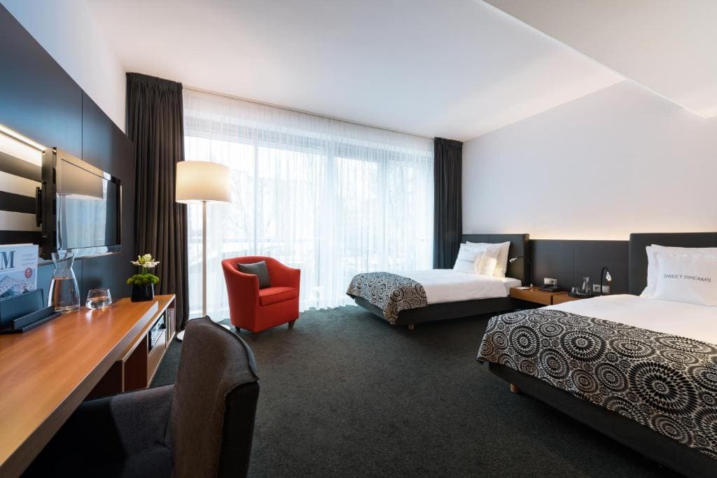 Comfort Triple Room with Kitchenette room - Image 2