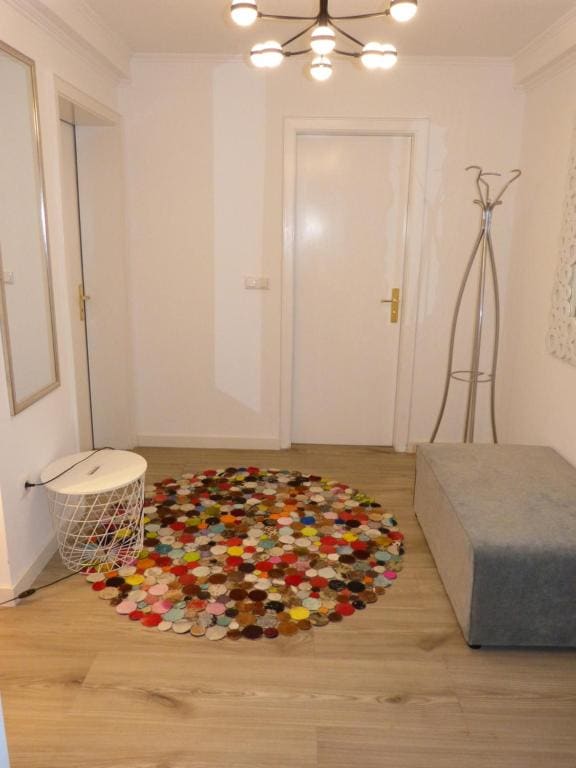 Family Room room - Image 3