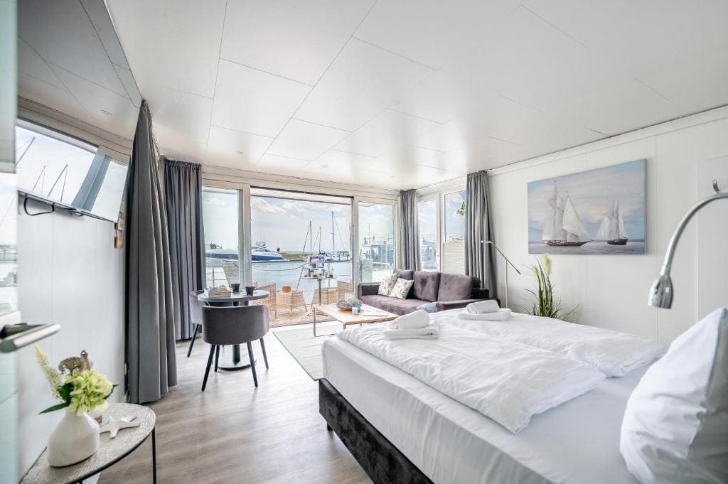 Deluxe Studio room - Image 2