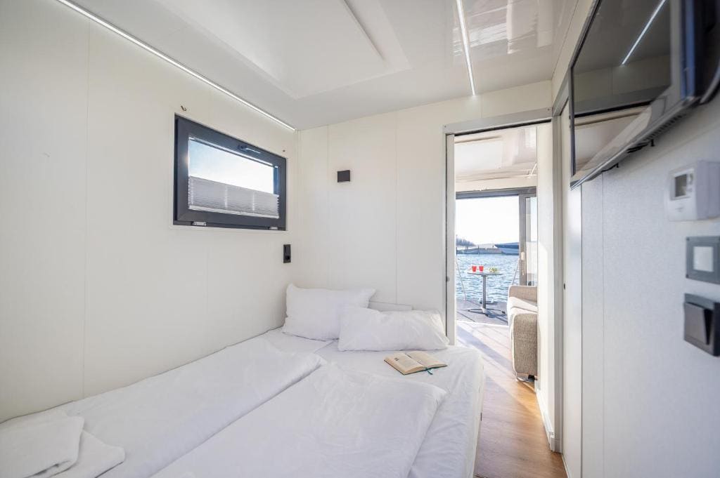 Tiny-Hausboot room - Image 3