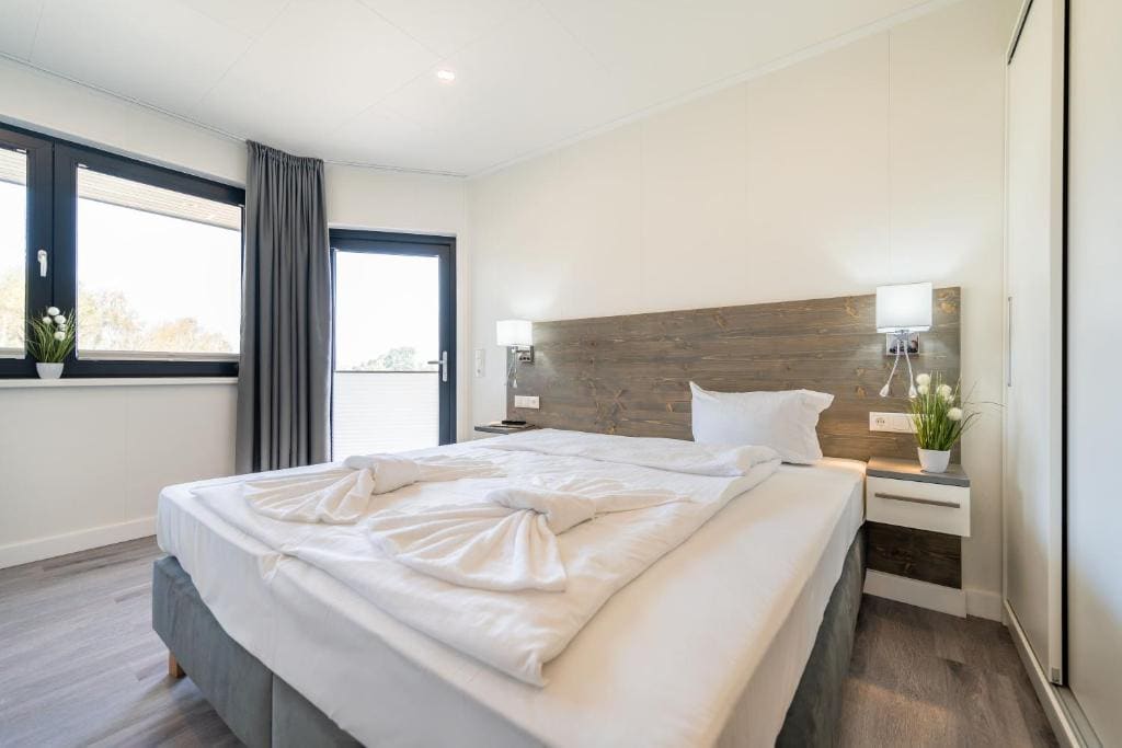 Seamasters Double Room room - Image 1