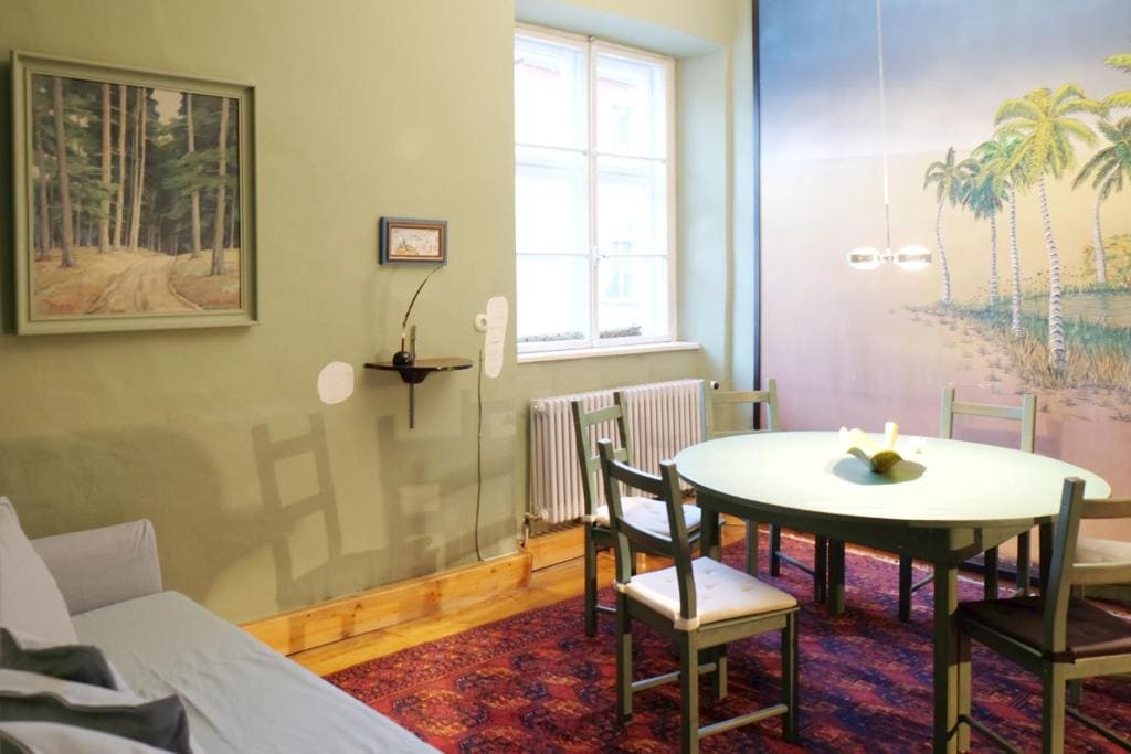 Apartment room - Image 2