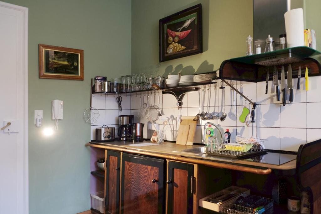 Apartment room - Image 1