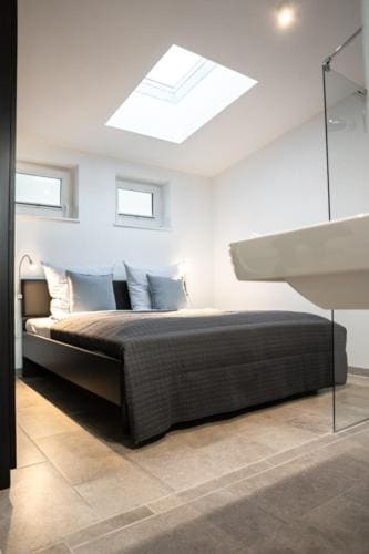 Deluxe Double Room with Balcony room - Image 2