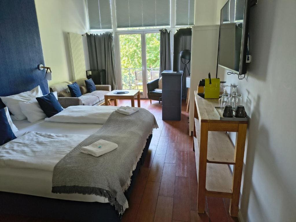 Double Room with Balcony room - Image 1