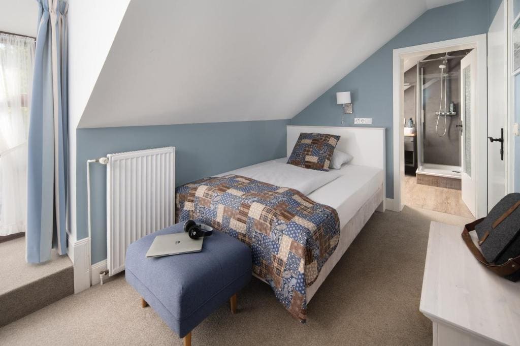 Small Room with Alster view room - Image 1
