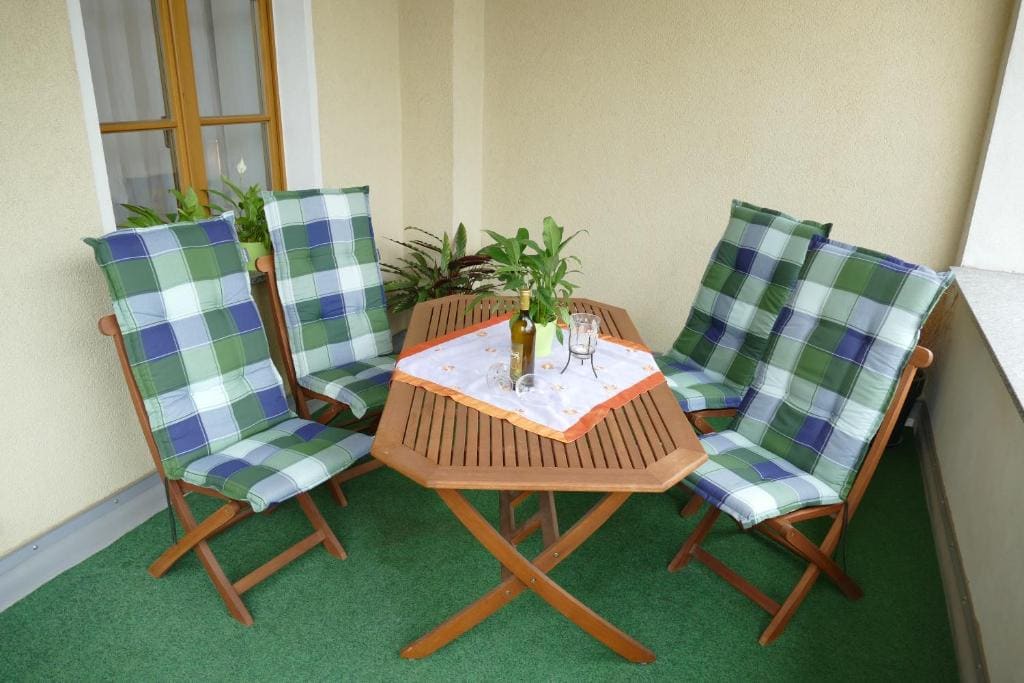 Double Room with Balcony room - Image 3