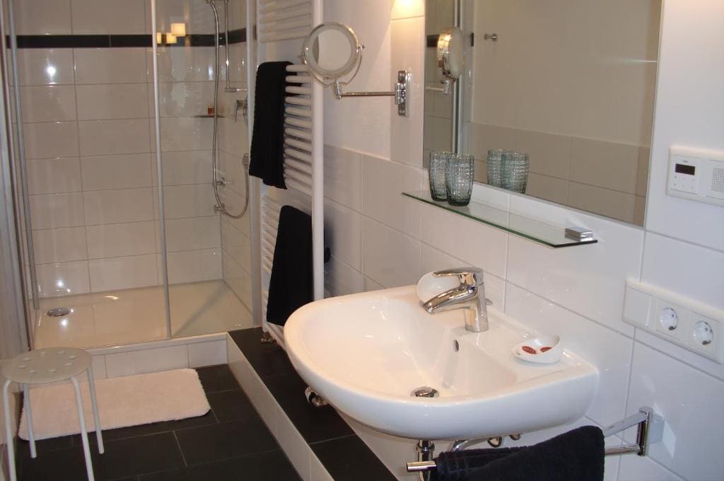 Standard Double Room room - Image 3