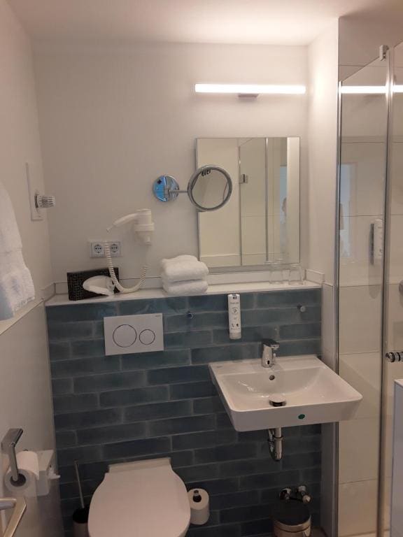 Standard Double Room in annex room - Image 2